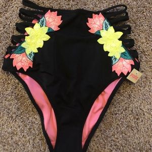 NWT VS Pink Swim Bottom